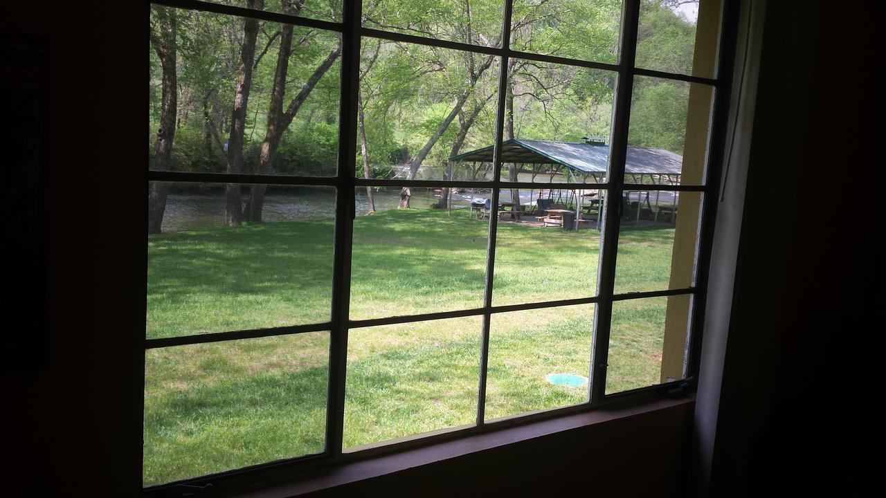 ברייסון סיטי Two Rivers Lodge מראה חיצוני תמונה
